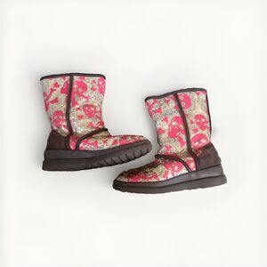 I Heart UGG Kisses Short Wedge Boot Sequins & Skulls Boots Gold 5 36